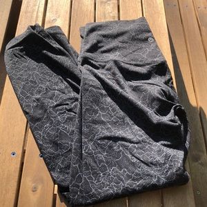 Lululemon Capri Yoga pants